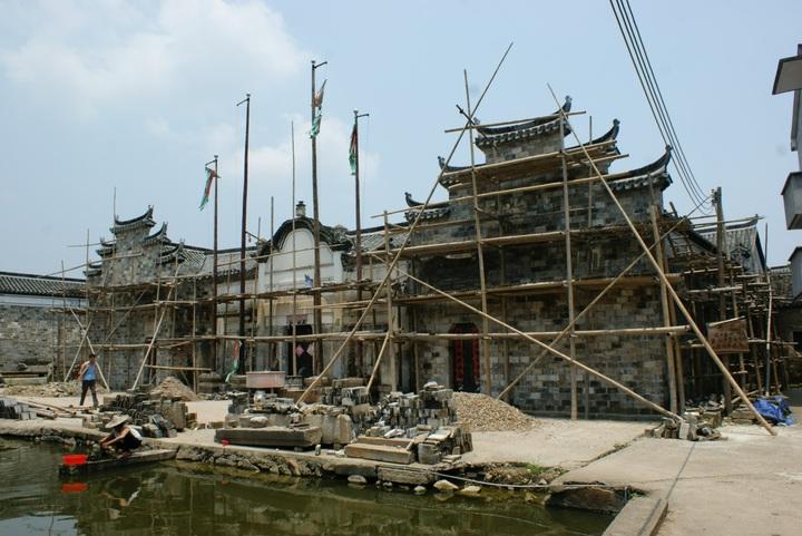 起重滑車應用于建筑群修繕工程